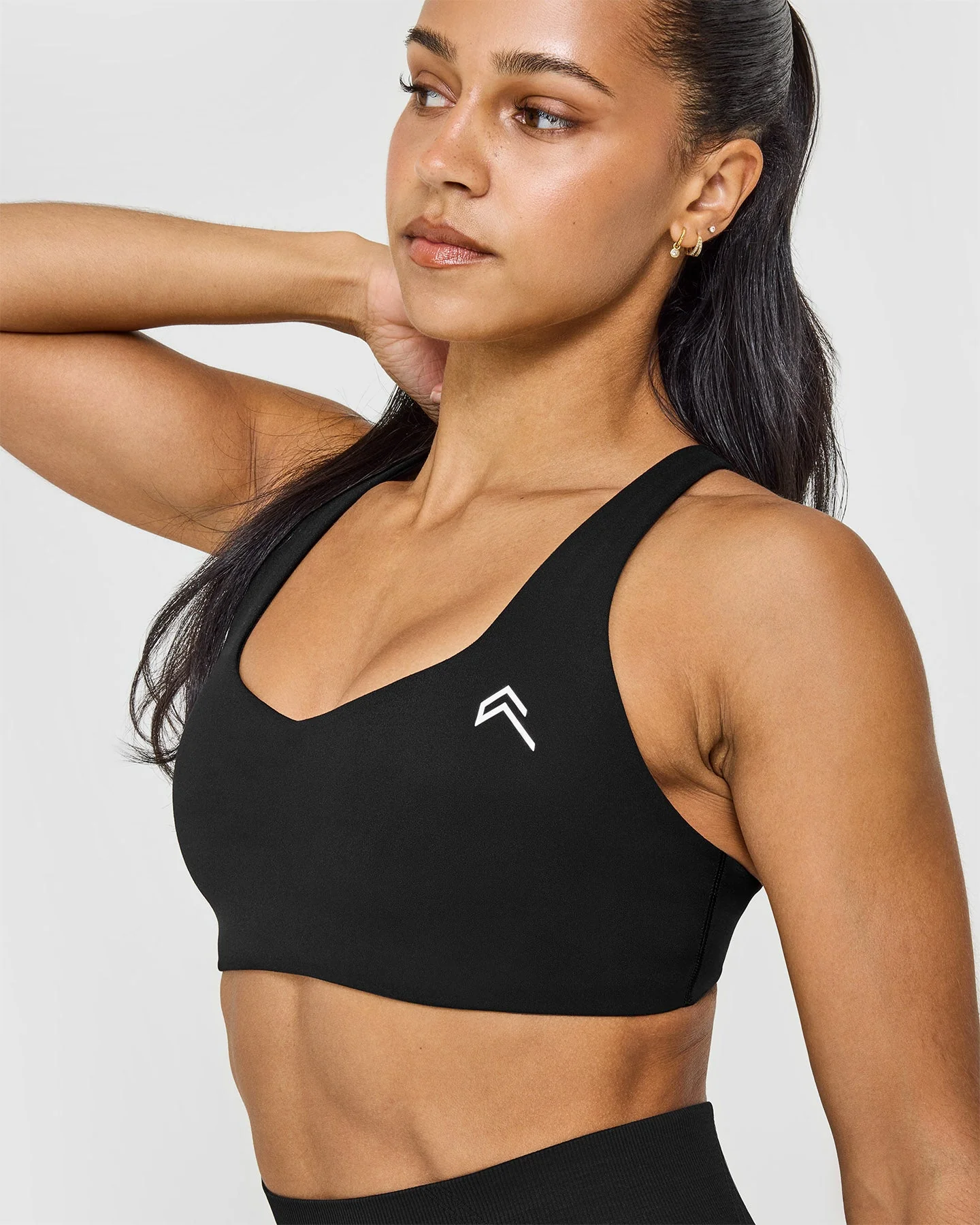 EasyLift™ Cross Back Sports Bra with White Logo | Black - Image 5