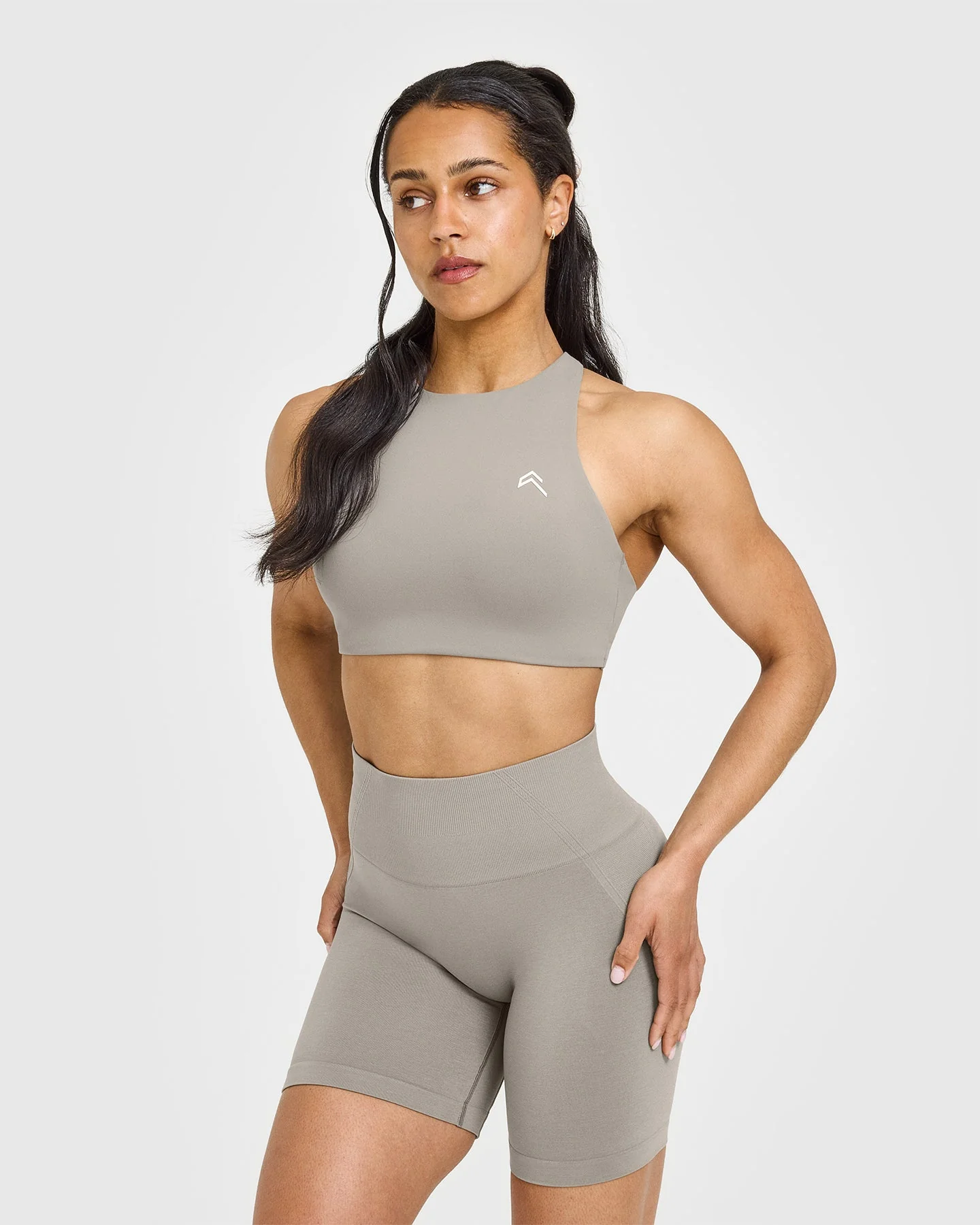 EasyLift™ High Neck Sports Bra with White Logo | Warm Sand