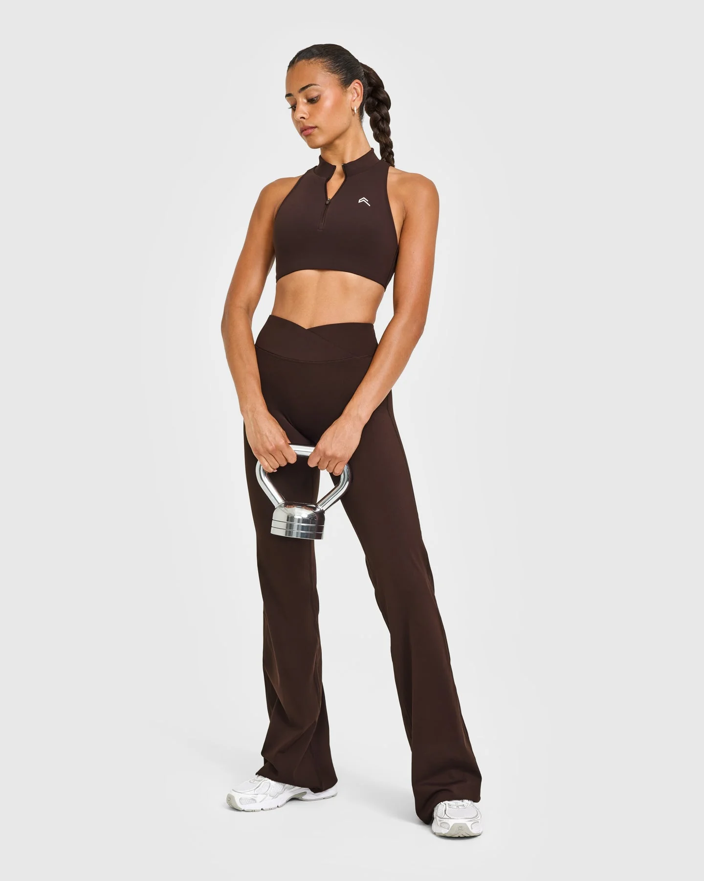 EasyLift™ Zip High Neck Sports Bra with White Logo | 70% Cocoa - Image 2