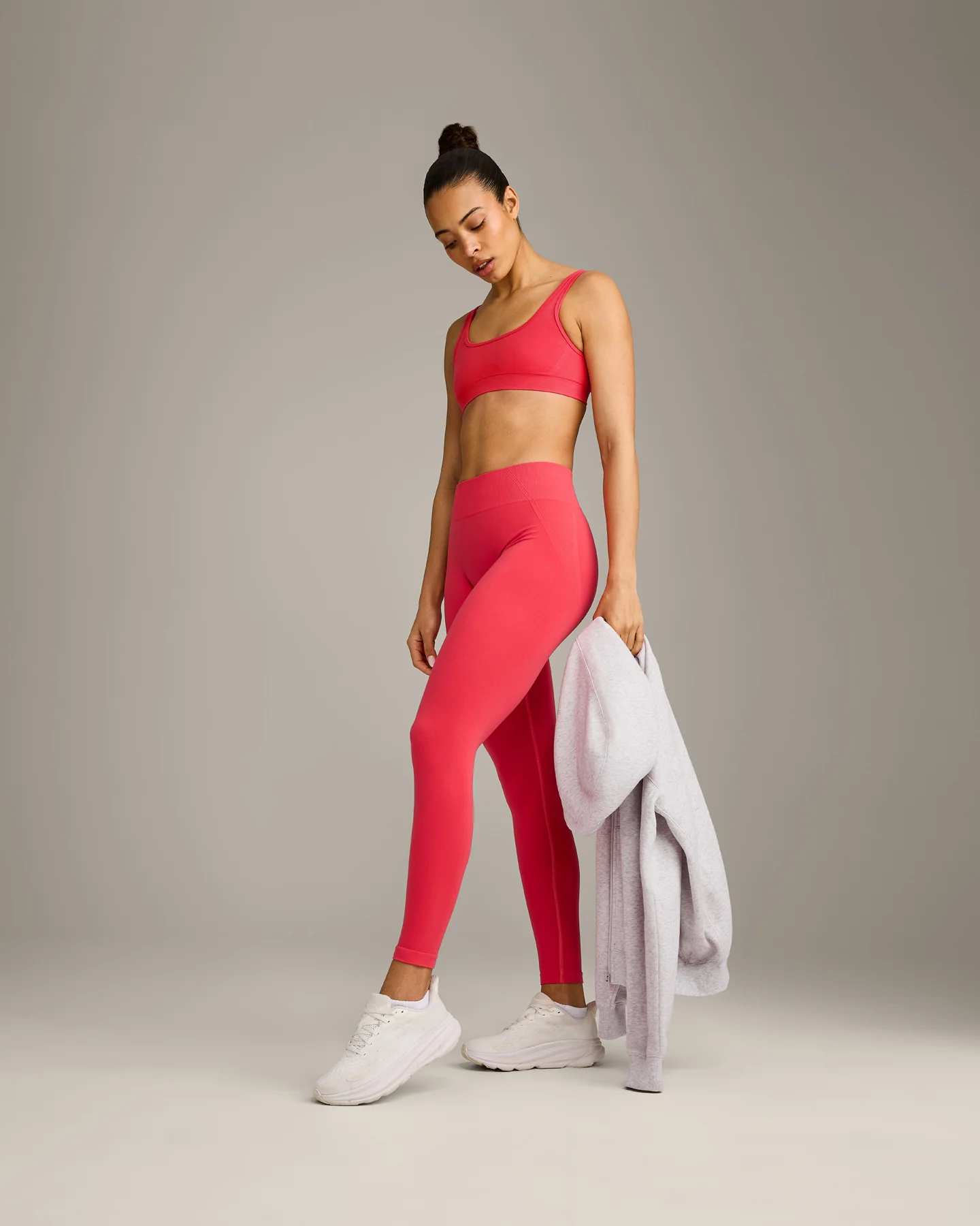 EffortlessLift™ Seamless Mid Rise Leggings with Grey Logo | Charged Pink - Image 3