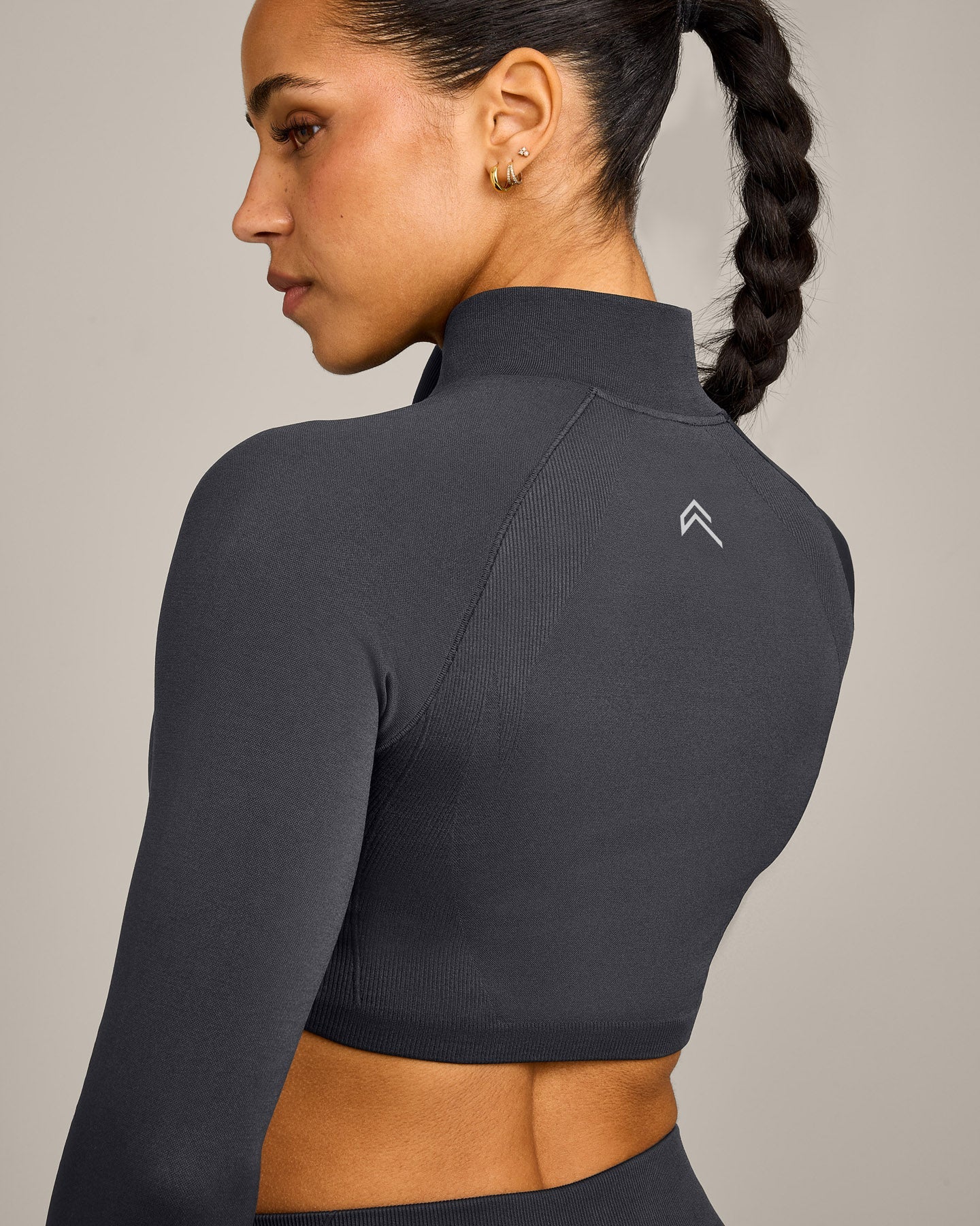 EnhanceLift™ Seamless Crop Jacket with Grey Logo | Coal - Image 4