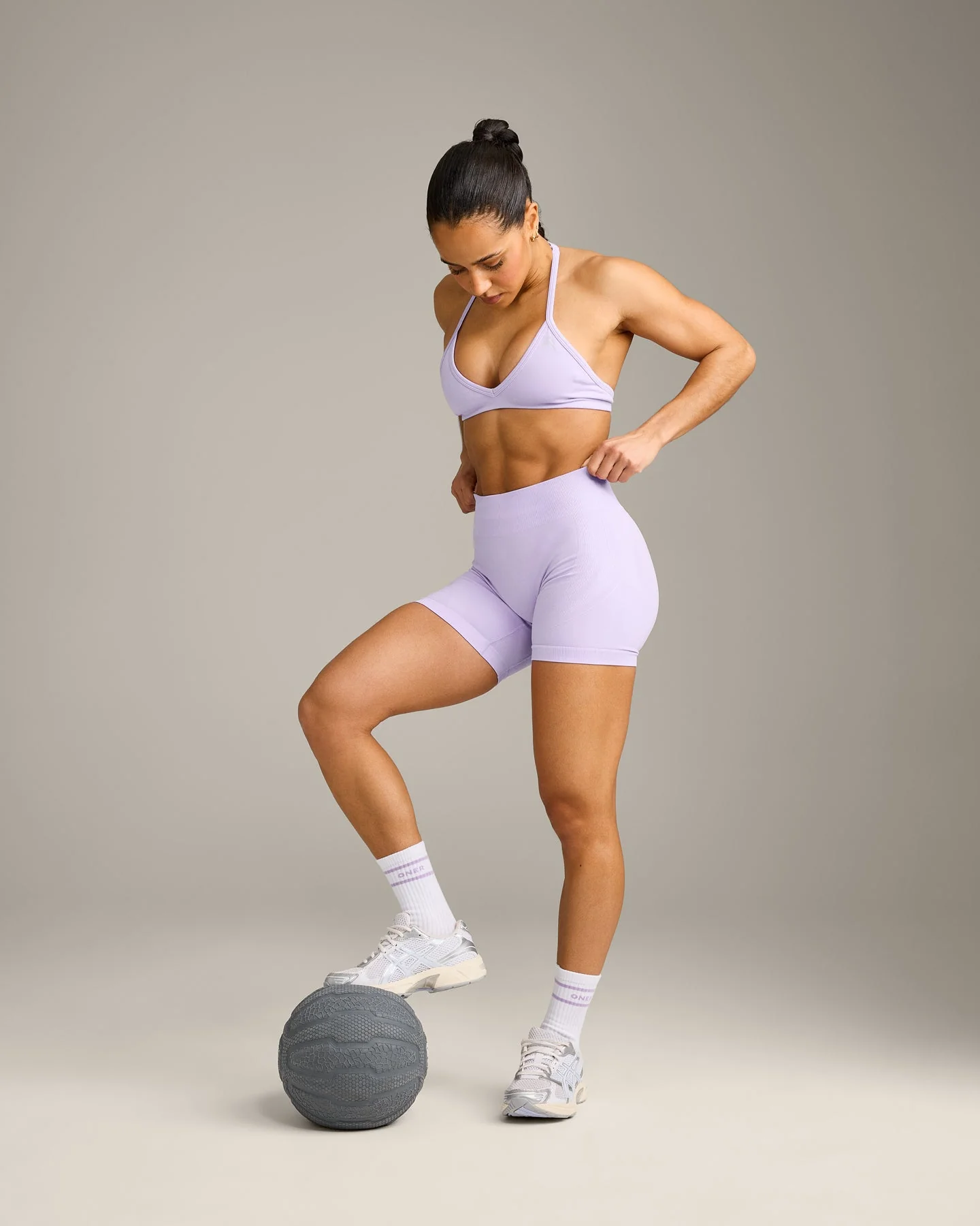 EnhanceLift™ Seamless Shorts with Grey Logo | Lavender Purple - Image 5