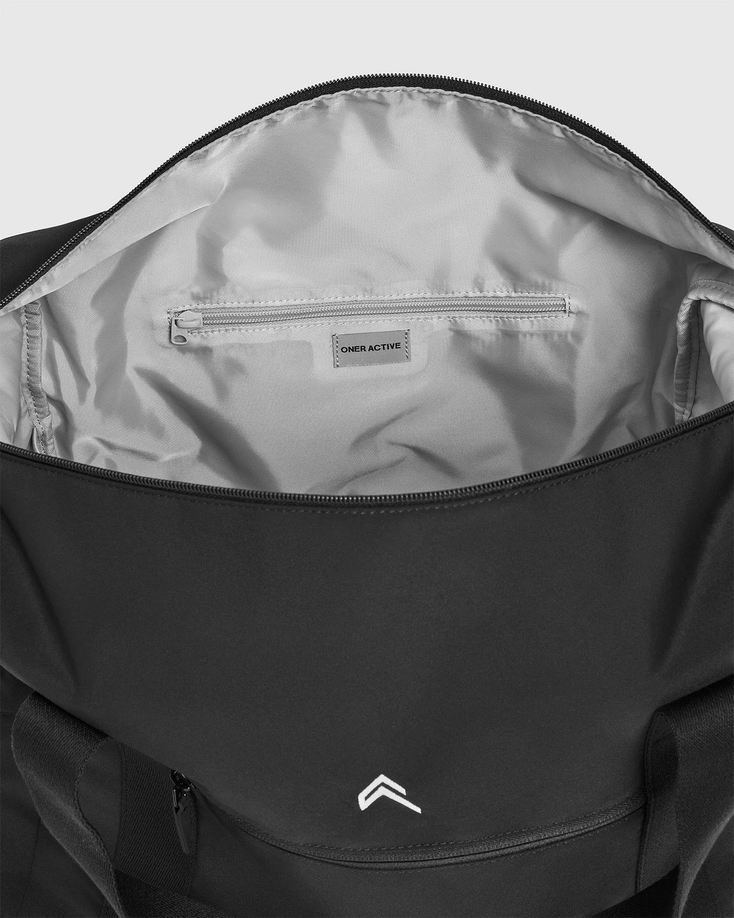 Essential Holdall | Black - Image 6