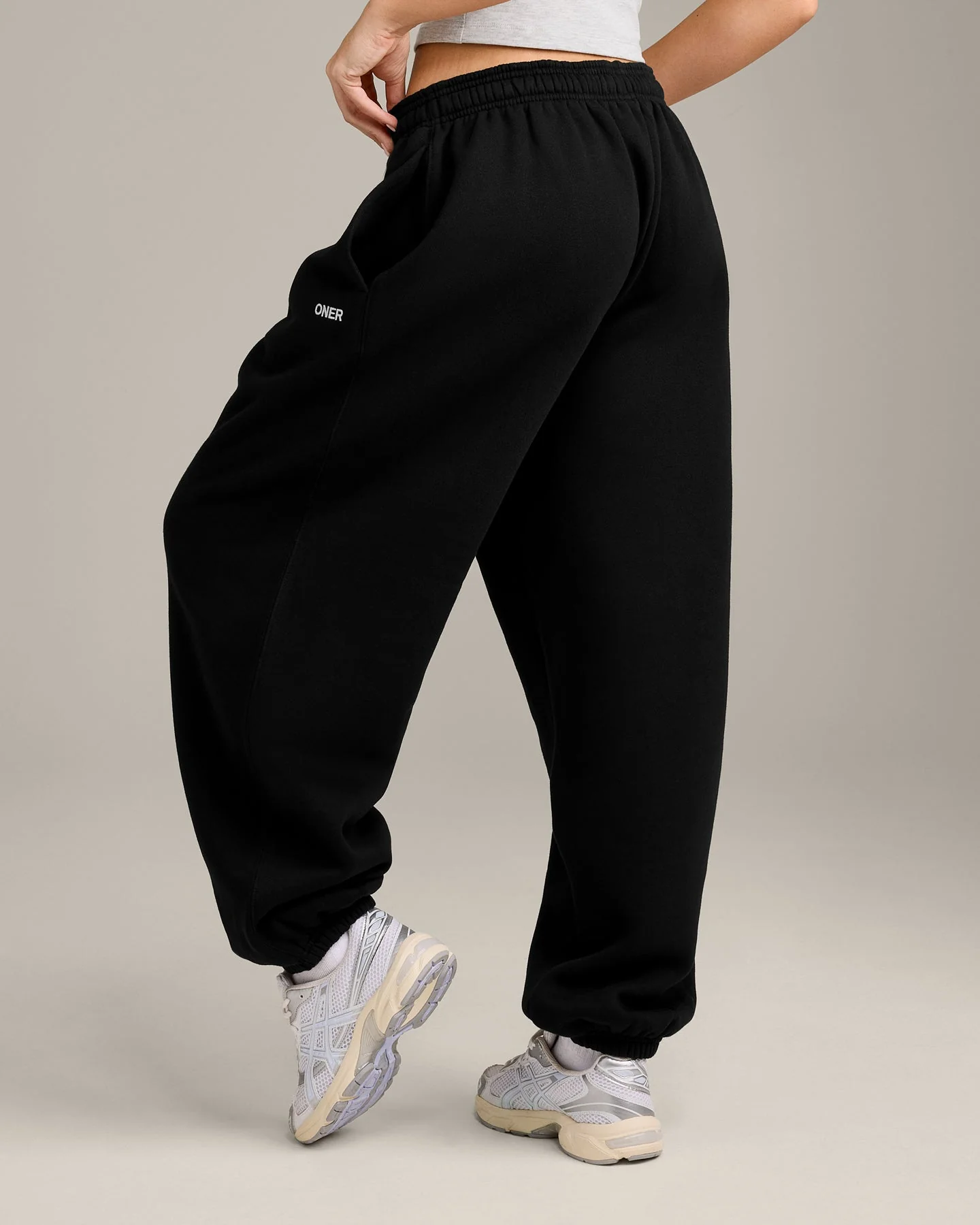 Foundations Cosy Oversized Joggers | Black - Image 2