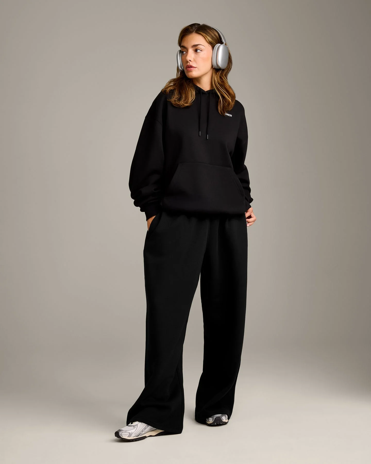 Foundations Cosy Oversized Straight Leg Joggers | Black - Image 3