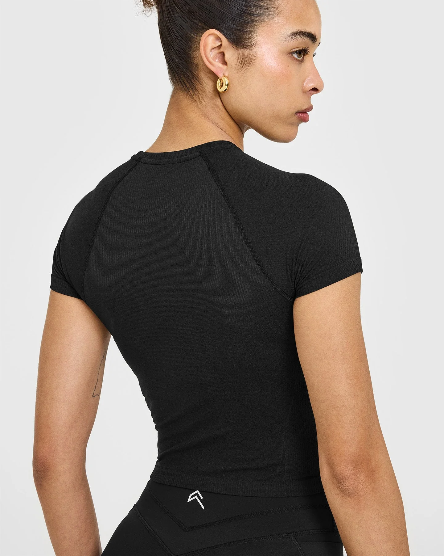 Go To Seamless Fitted Mid Top | Black - Image 6