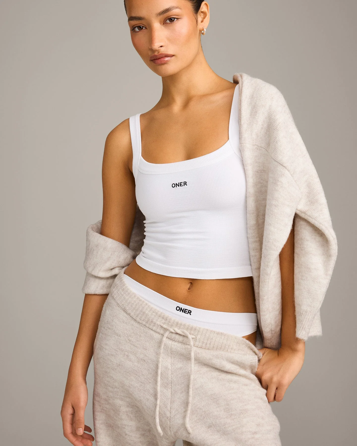 Seamless Scoop Neck Vest | White - Image 5