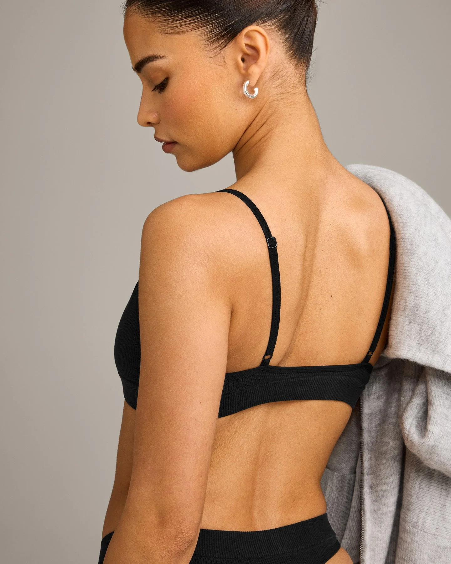Seamless Strappy Bralette | Black - Image 4