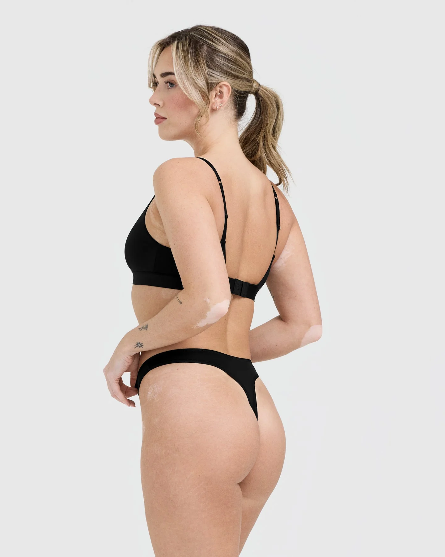 Silhouette Thong | Black - Image 2
