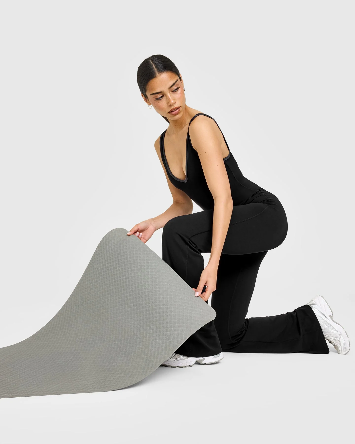 SoftMotion™ Contrast Scoop Back Flared All in One with White Logo | Black - Image 5