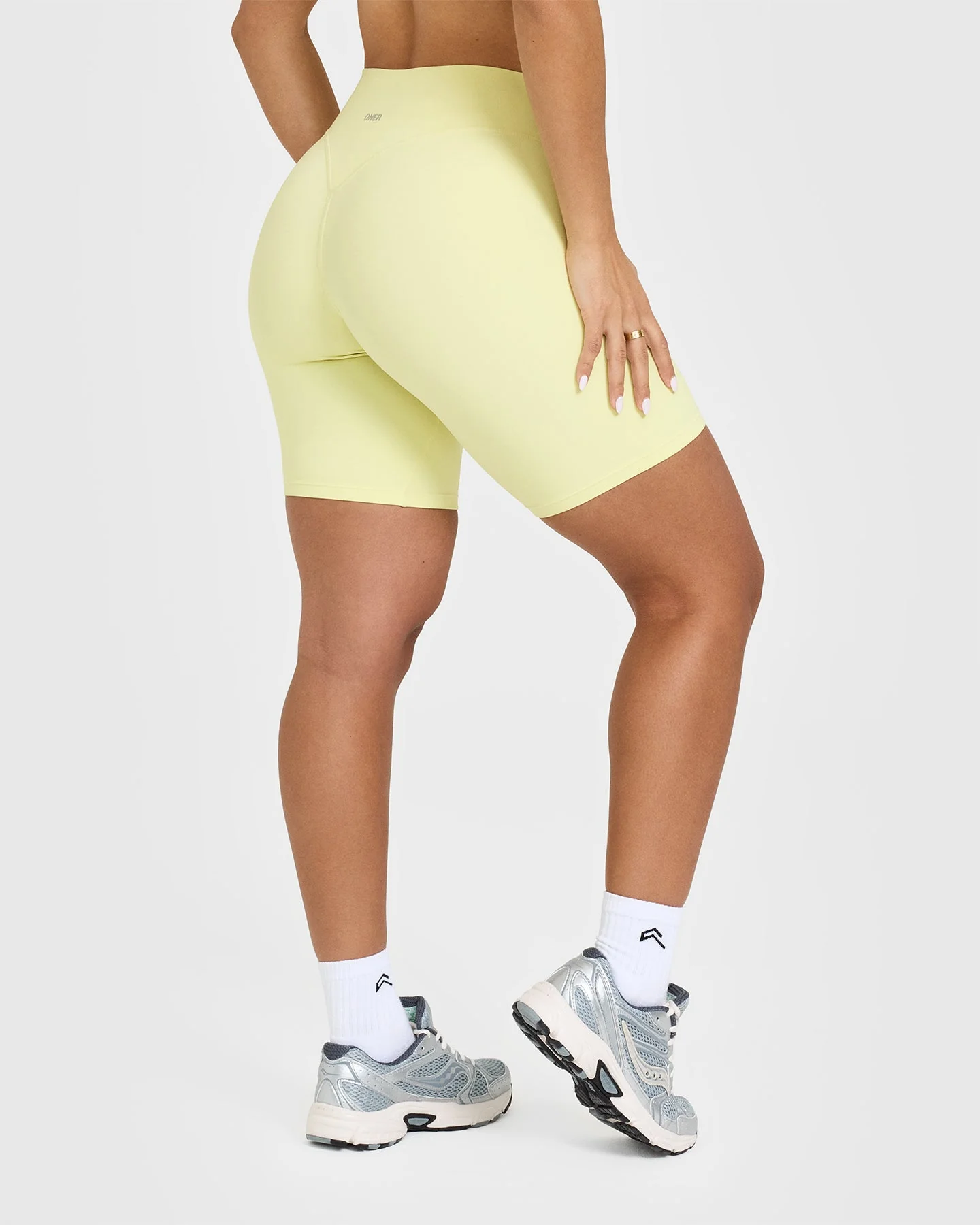 SoftMotion™ Cycling Shorts 8" | Pastel Yellow