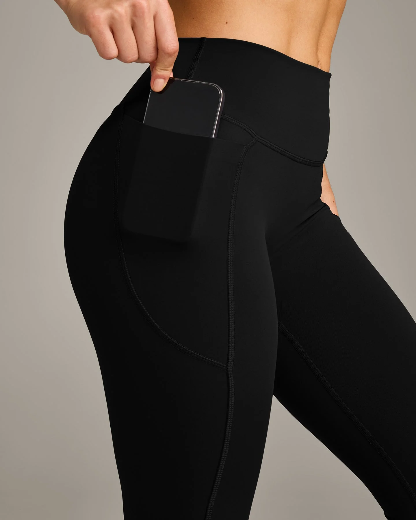 UnifiedMove™ Pocket Leggings with Bonding with Reflective Logo | Black - Image 6