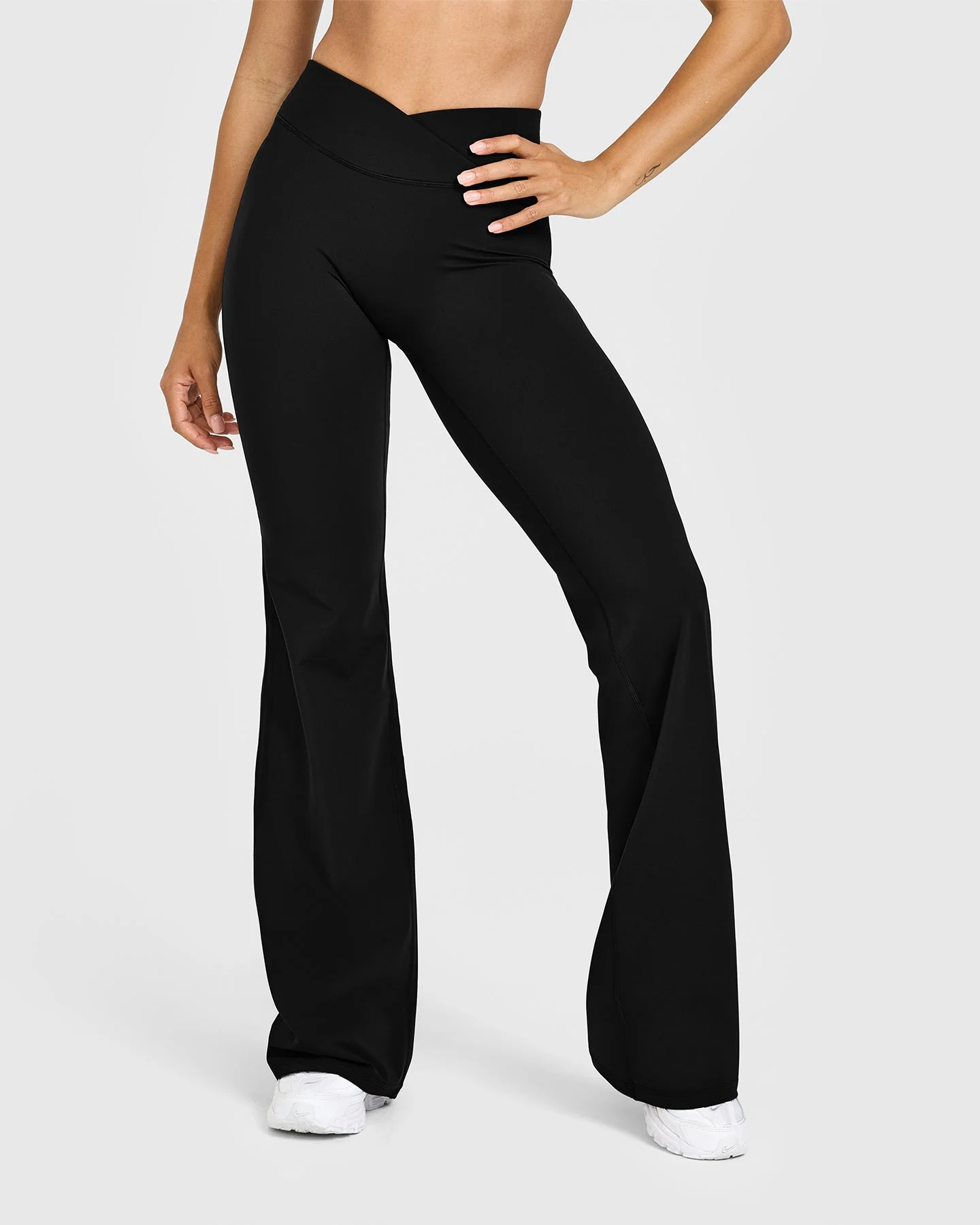 UnifiedMove™ Wrap Flared Bottoms White Logo | Black